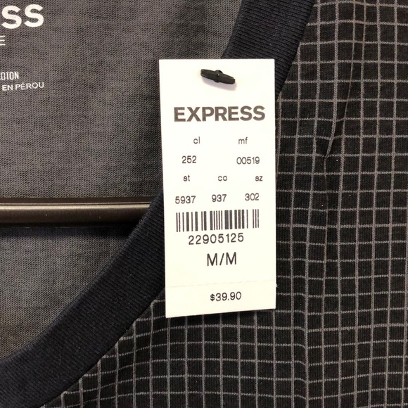 NWT Express Grey Graphic V-neck Tshirt - Picture 3 of 4